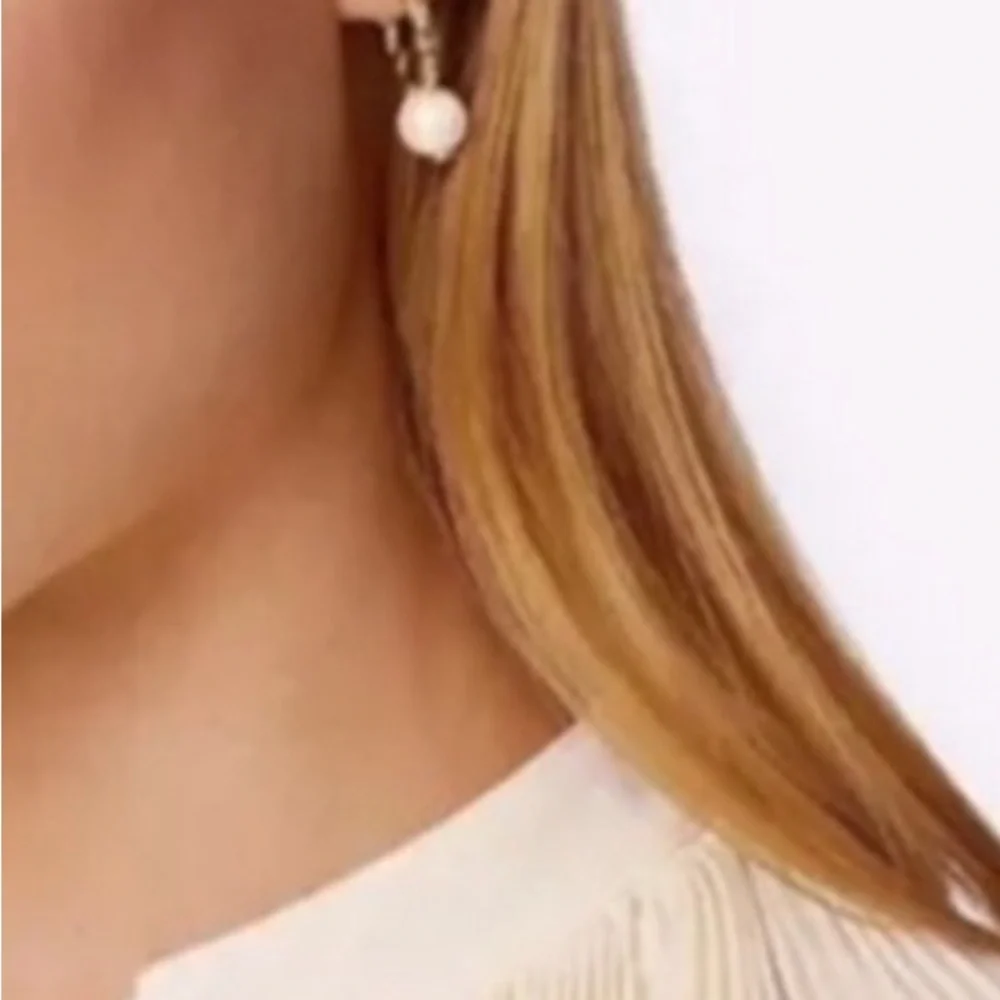Tory Burch airings  color gold pearls  new - Picture 3 of 5